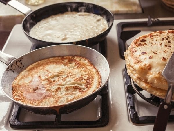 Pannenkoeken bakken