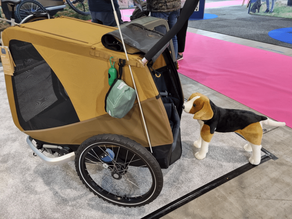 Croozer hondenfietskar op de Anido vakbeurs